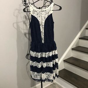 NWT ASOS Woman’s Lace Dress Size 2